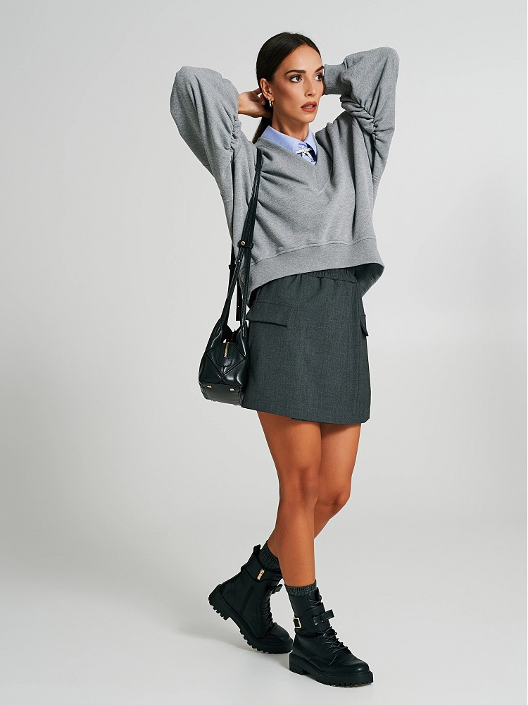 SUDADERA CORTA OVERSIZE