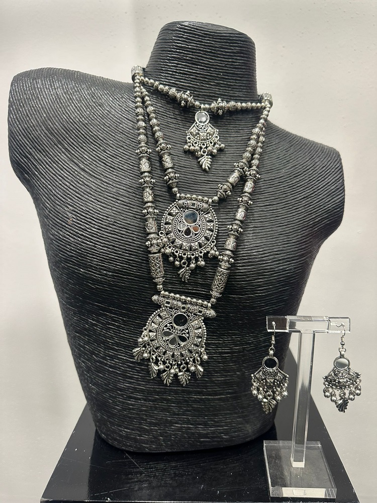 CONJUNTO COLLAR Y PENDIENTES 2