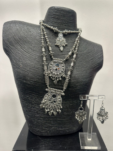 CONJUNTO COLLAR Y PENDIENTES