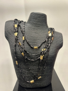 COLLAR