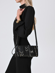 BOLSO CON HEBILLAS Y TACHUELAS