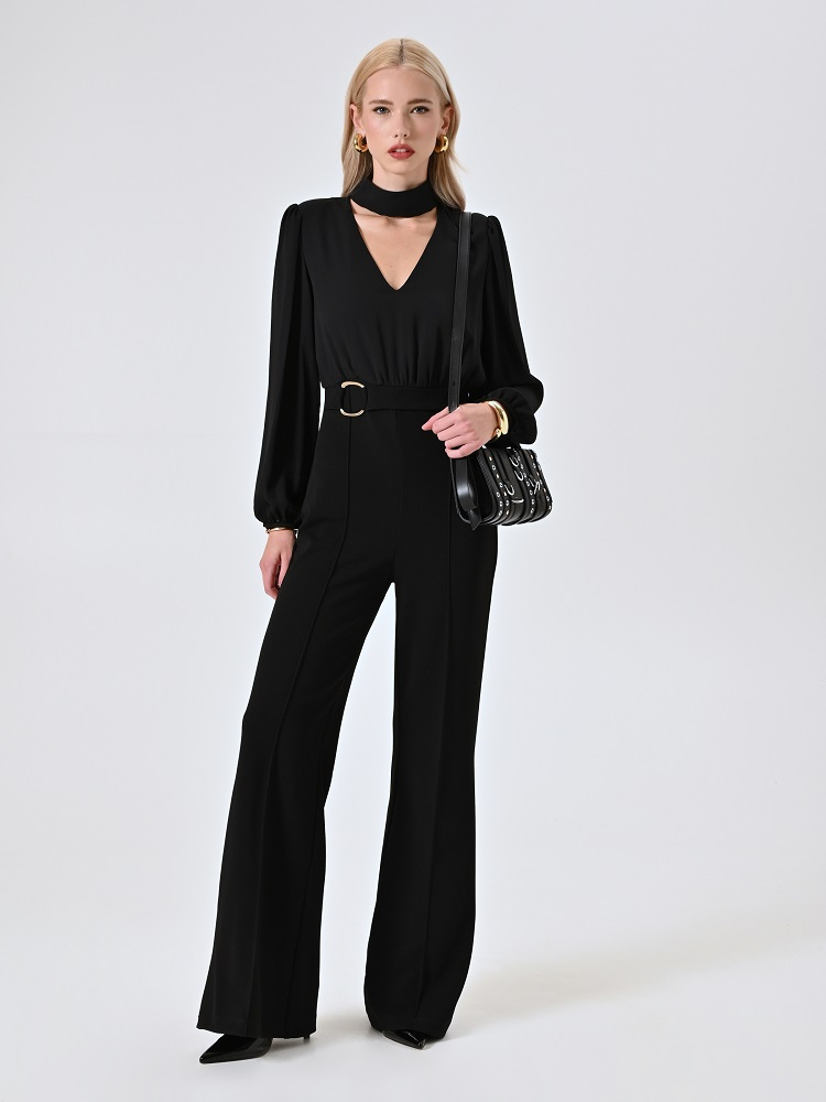 BOLSO CON HEBILLAS Y TACHUELAS