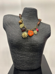 COLLAR