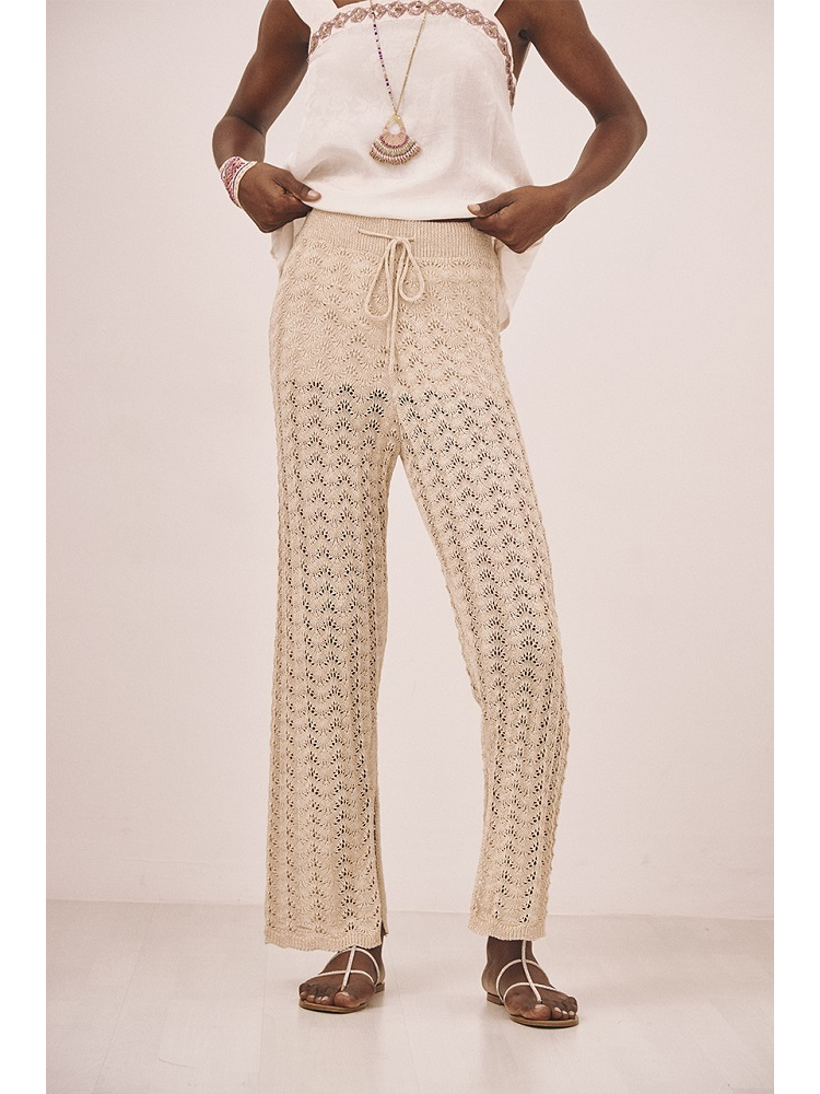 PANTALON PUNTO VISCOSA DETALLE CALADOS 2
