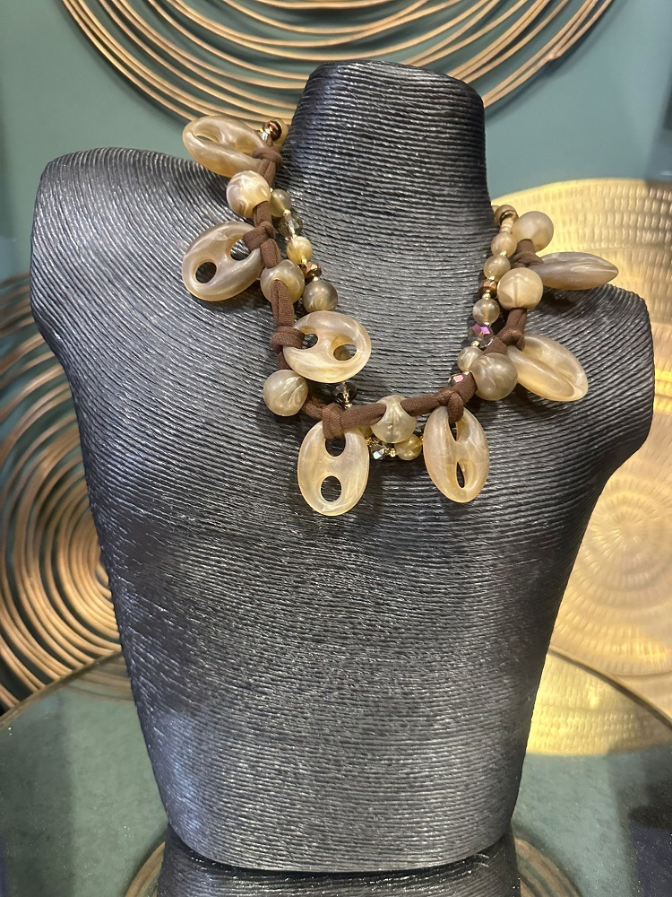 COLLAR