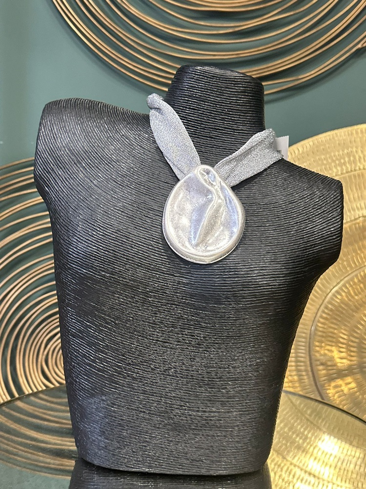 COLLAR