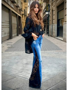 PANTALON CON ENCAJE LADO