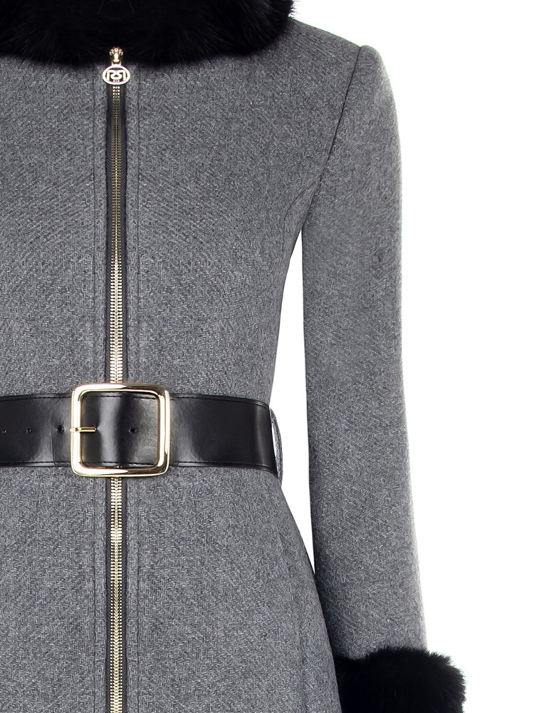 ABRIGO CORTO PELO PUÑOS Y CUELLO