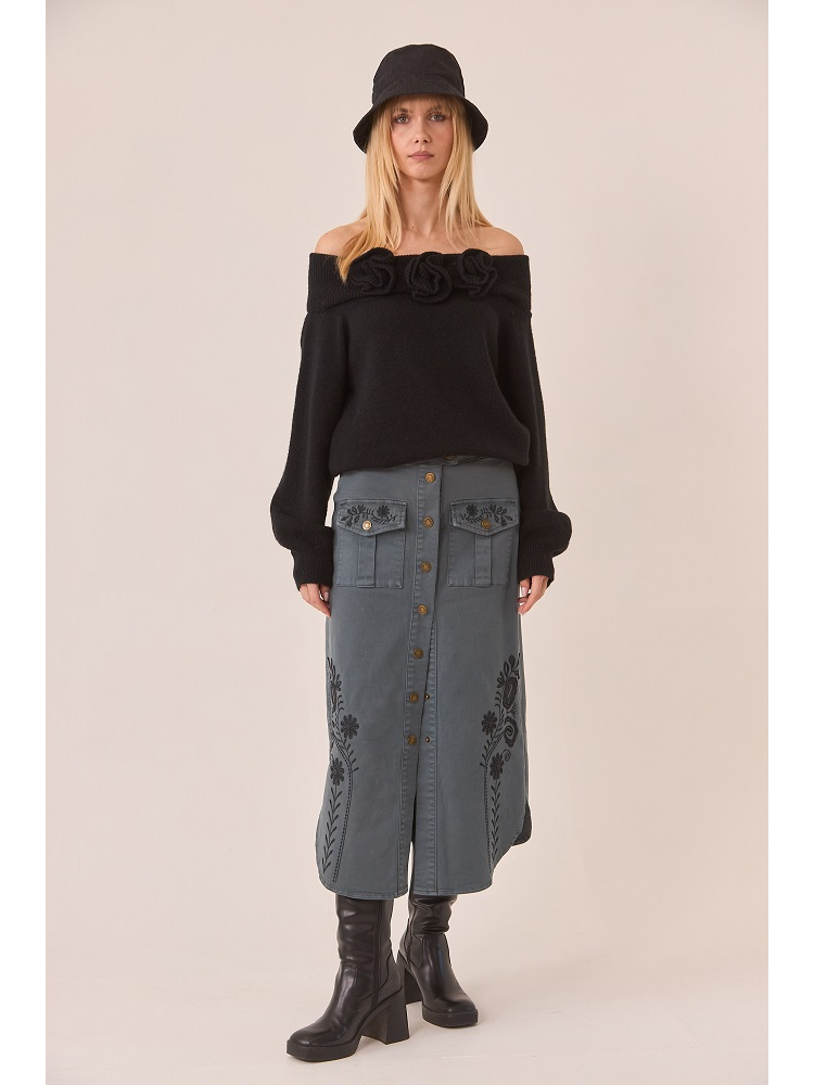 FALDA MIDI VAQUERA CON BORDADO NAIF