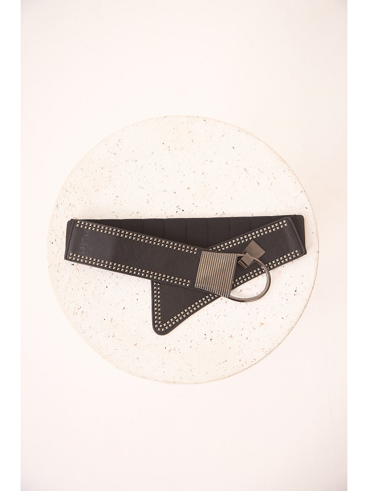 CINTURON CON TACHUELAS Y HEBILLA METALIC