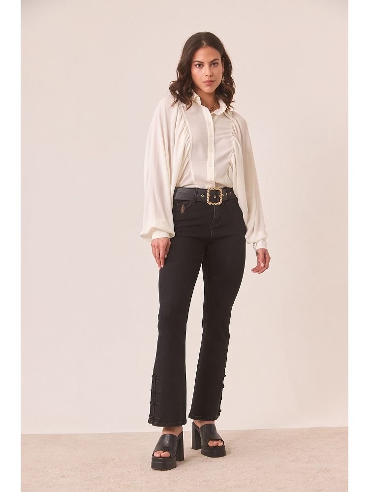 PANTALON VAQUERO CON ABERTURA LATERAL
