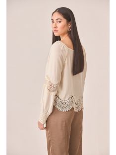 BLUSA VISCOSA MANGAS Y BAJOS GUIPUR