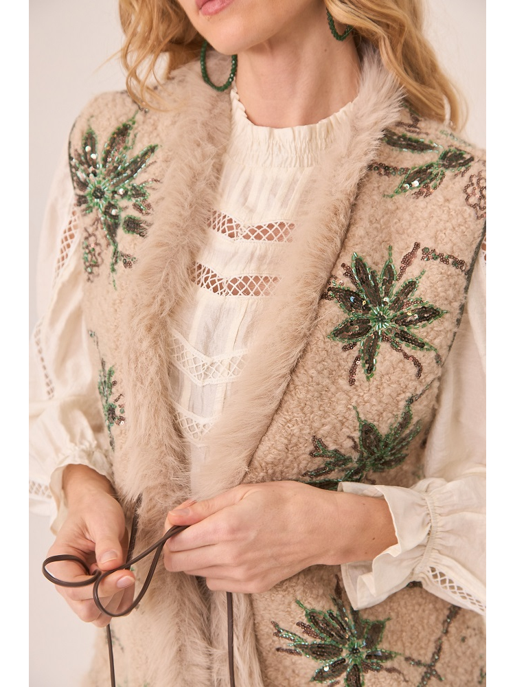 CHALECO FANTASIA BORREGUITO BORDADO