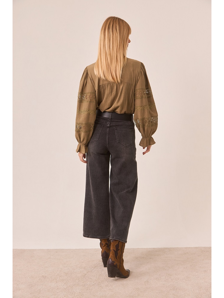 BLUSA VISCOSA MANGAS COMBI CON GUIPUR