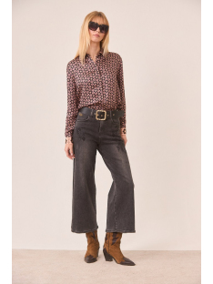 PANTALON VAQUERO CON BORDADO FLORAL