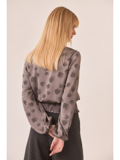 BLUSA EST CON LAZADA EN CUELLO