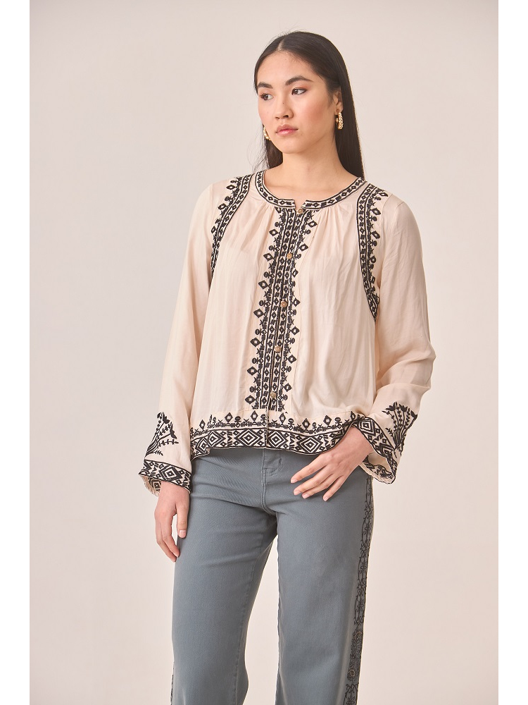 BLUSA MODAL CON BORDADO