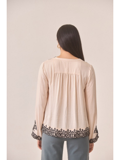 BLUSA MODAL CON BORDADO