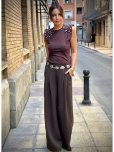 CAMISETA TACHUELAS