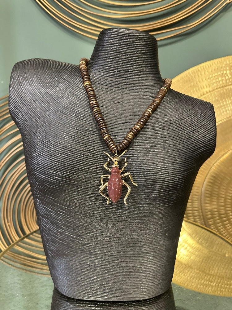 COLLAR