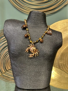 COLLAR