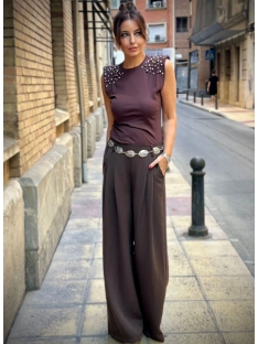 CAMISETA TACHUELAS