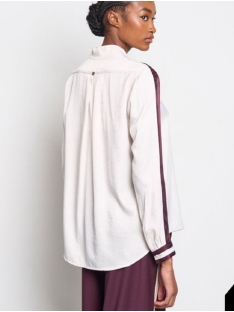 CAMISA RIBETE BURDEOS