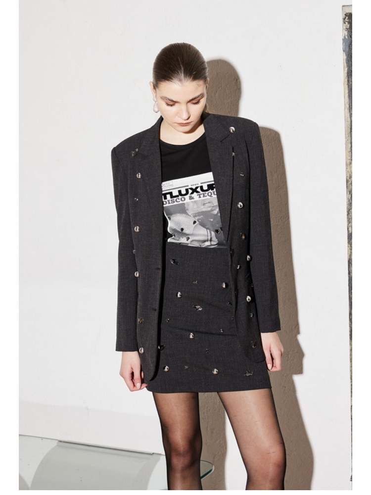 CHAQUETA TACHUELAS PIEDRAS