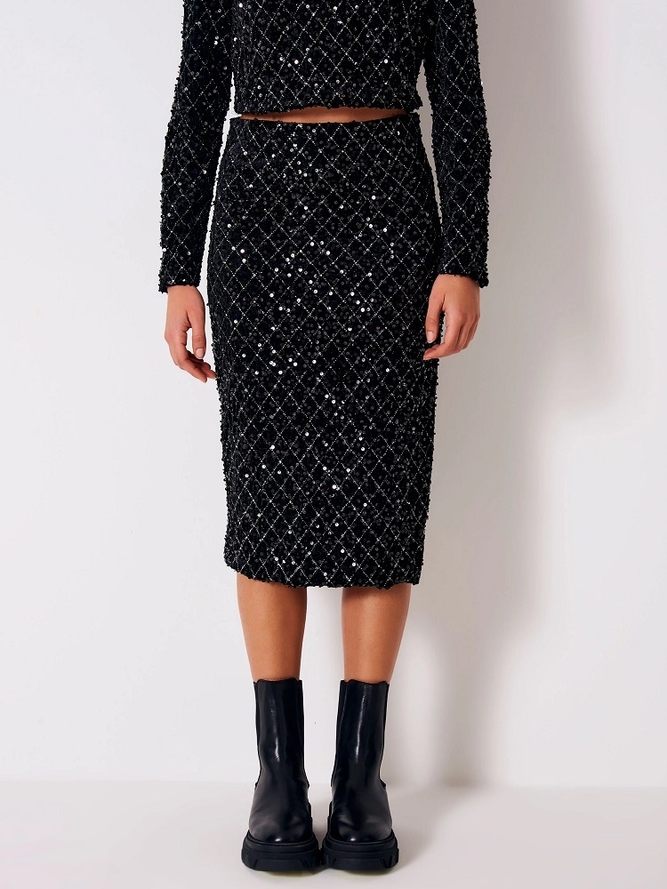 FALDA MIDI BORDADA EN LENTEJUELAS 2