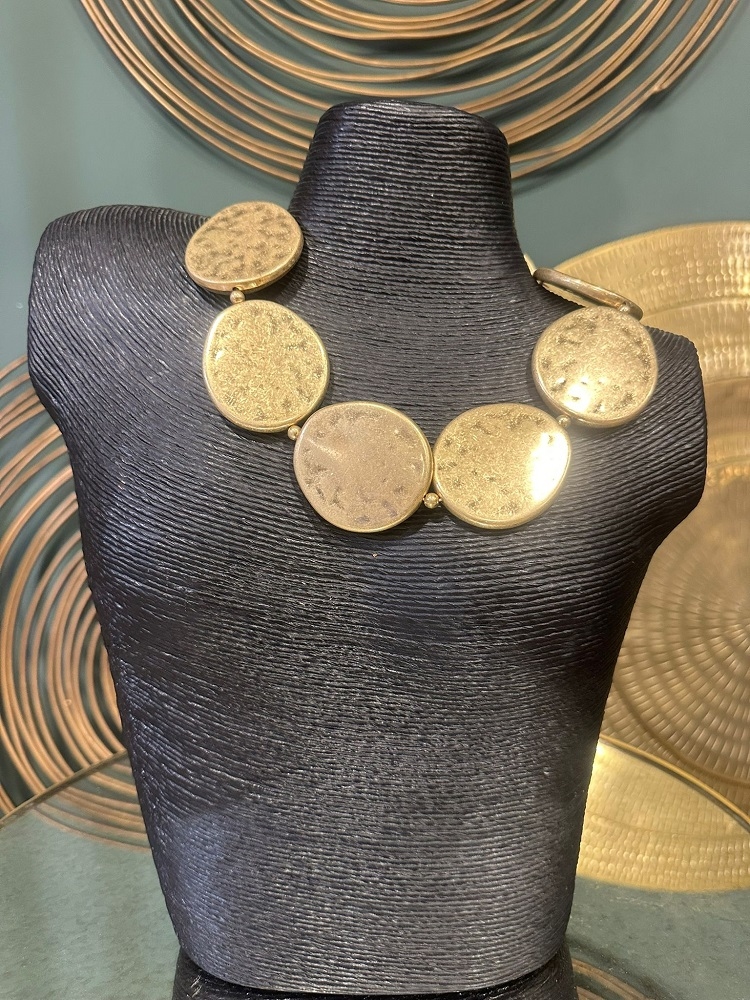 COLLAR