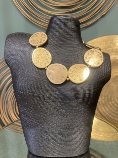 COLLAR