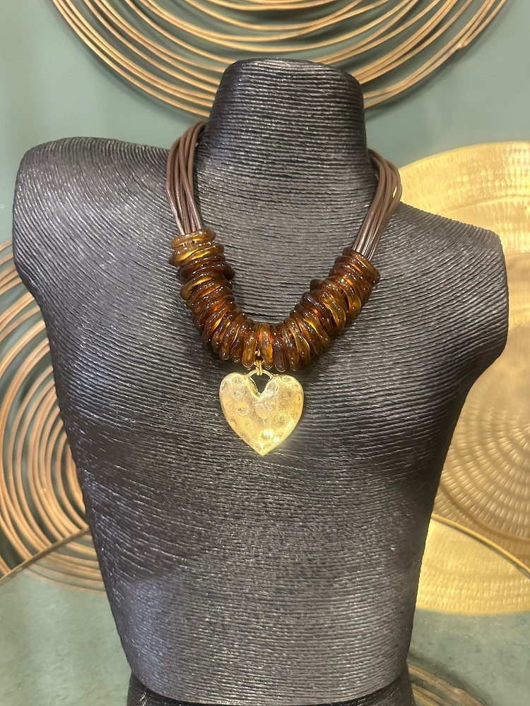 COLLAR CORAZON DORADO 2