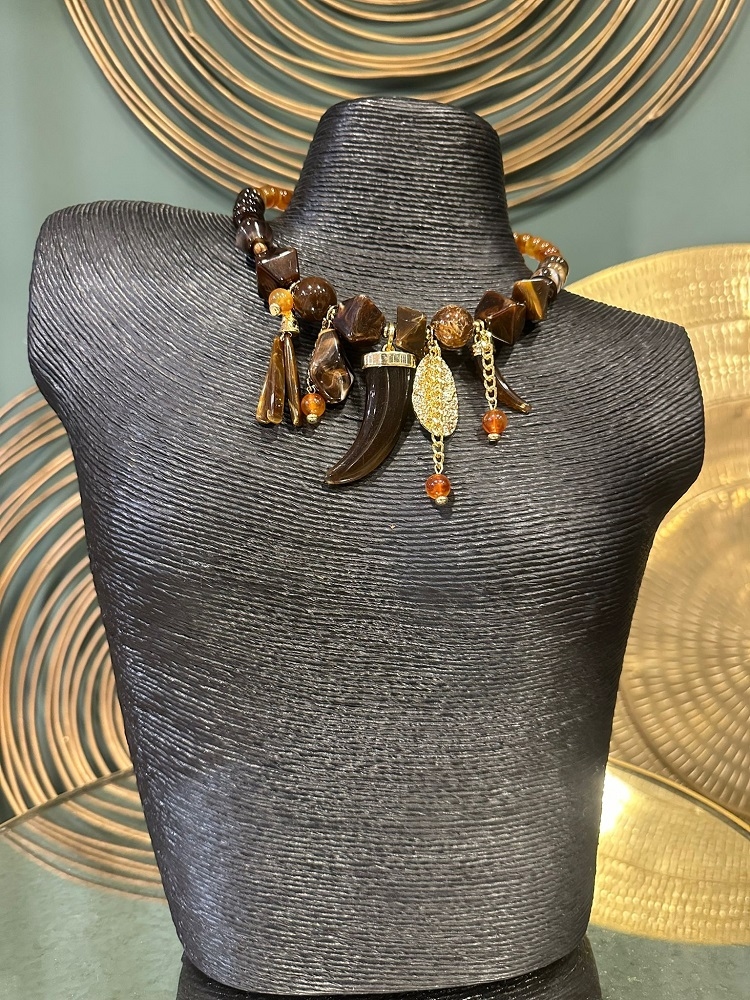 COLLAR