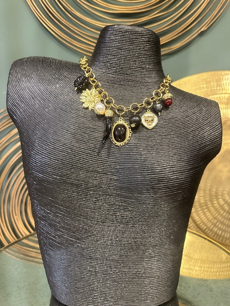 COLLAR