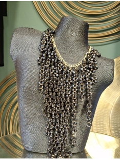 COLLAR BABERO CUENTAS MADERA