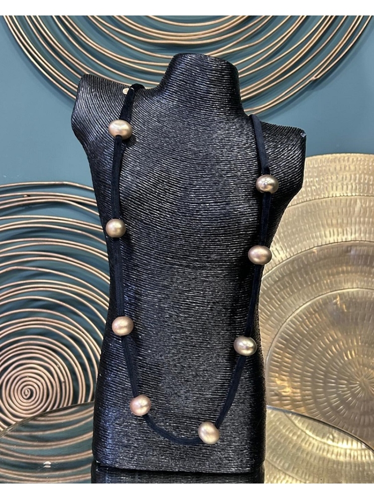COLLAR LARGO TERCIOPELO CUENTAS