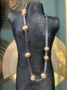 COLLAR LARGO TERCIOPELO CUENTAS