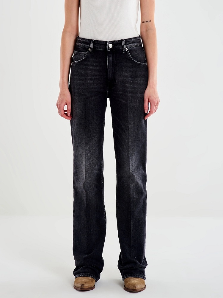 PANTALON VAQUERO ACAMPANADO 2