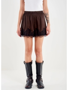 PANTALON CORTO RASO ENCAJE BAJO
