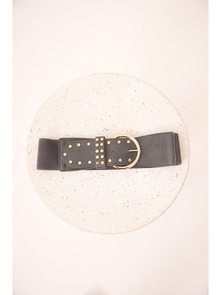 CINTURON CON TACHUELAS Y GOMA EN ESPALDA