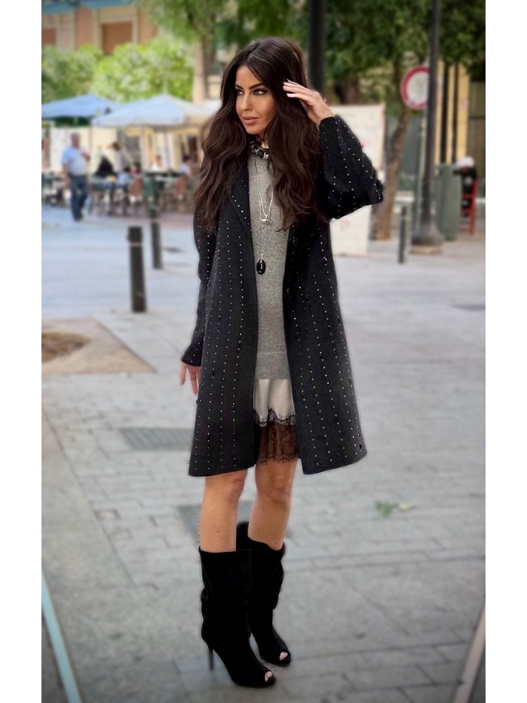 ABRIGO LARGO TACHUELAS