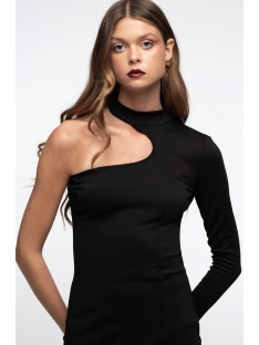 VESTIDO HOMBRO DESCUBIERTO