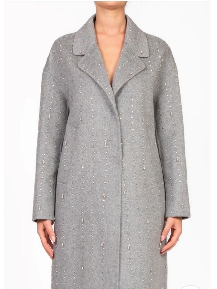 ABRIGO LARGO TACHUELAS 2