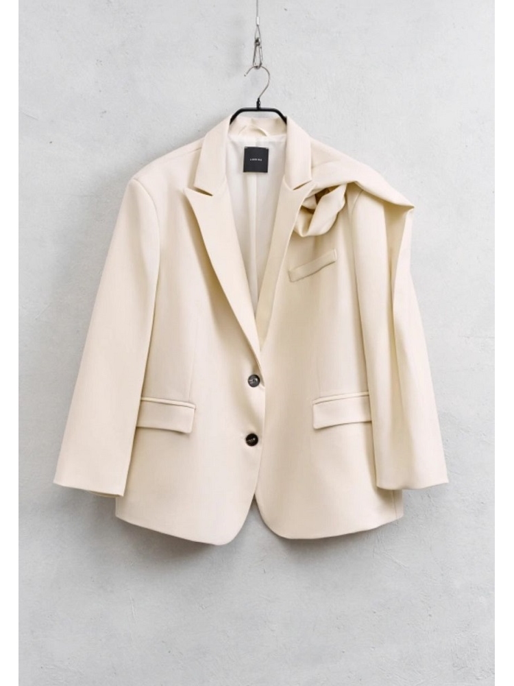 CHAQUETA FLOR HOMBRO