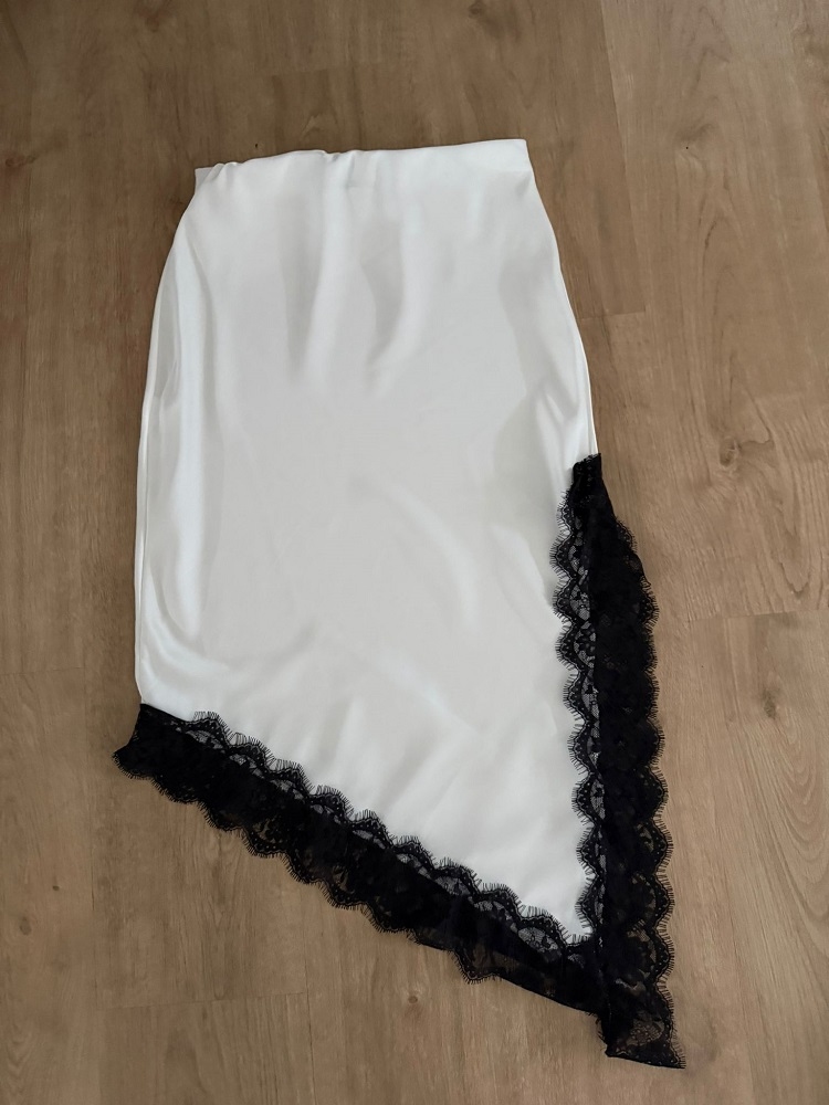 FALDA ASIMETRICA ENCAJE