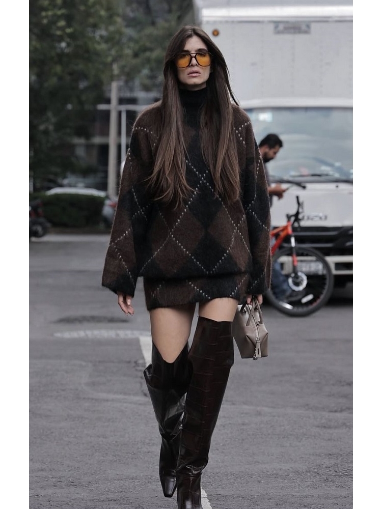 CONJUNTO ROMBOS SUETER Y FALDA