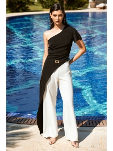 TOP HOMBRO DESCUBIERTO COLA