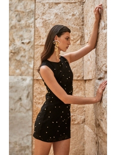 VESTIDO CORTO ENCAJE TACHUELAS