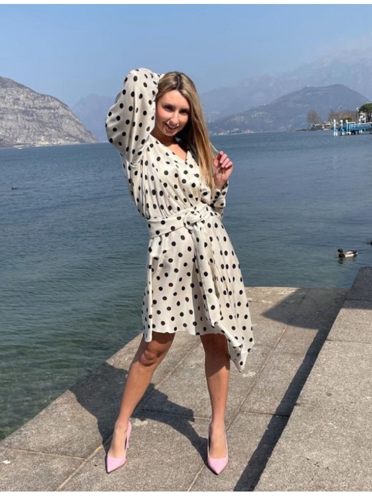 VESTIDO LUNARES NEGROS 2