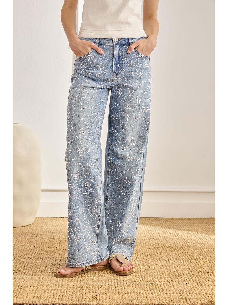 PANTALON VAQUERO CON DISEÑO TACHAS GEOME 2